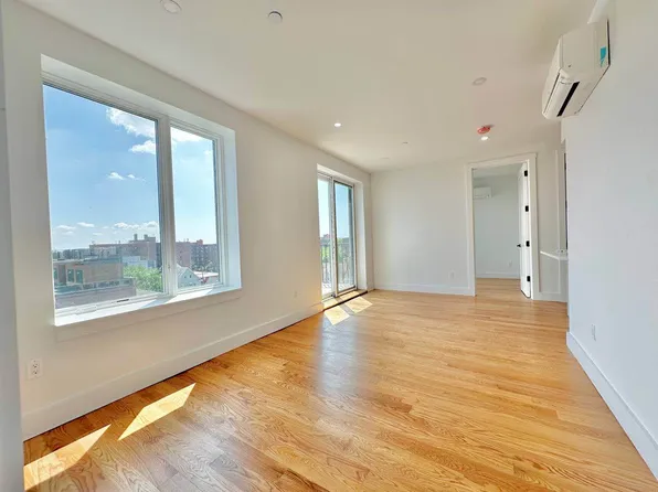 1644 New York Avenue image 3 of 10