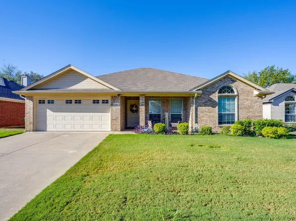 138 Adams Dr, Crowley, TX 76036