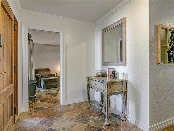 4th image of 5645 Mistletoe Dr