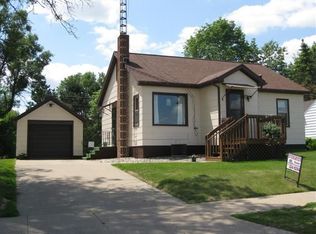 623 W Main St, Reedsburg, WI 53959