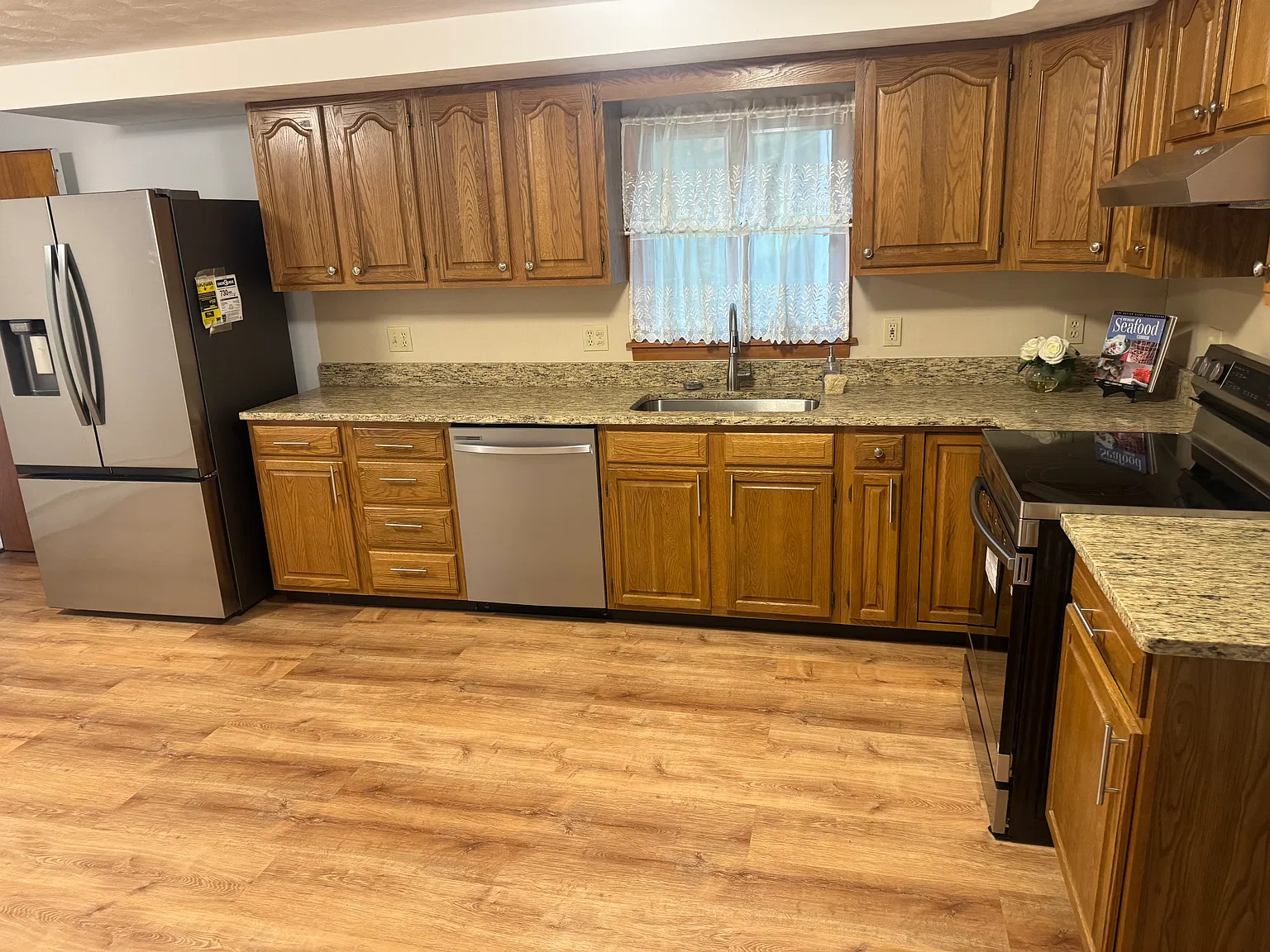 4 bed, 1296 sqft, $2,750 — Photo 4