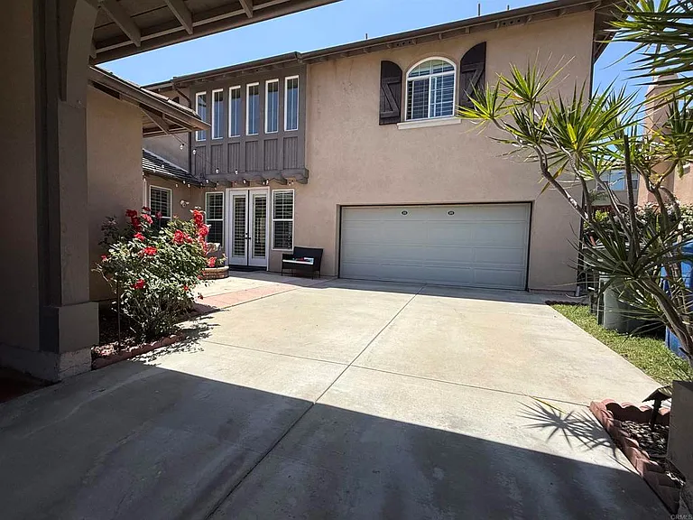 1472 Canoe Creek Way — Photo 4