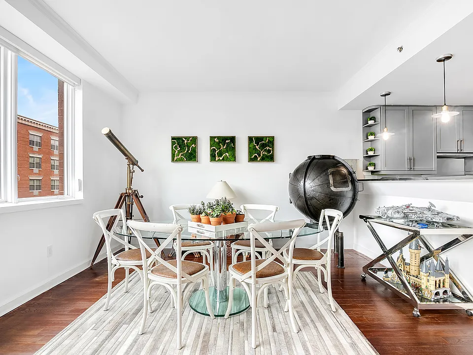 32 W 128th St #4