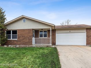 41 Devonshire Cir, Elgin, IL 60123