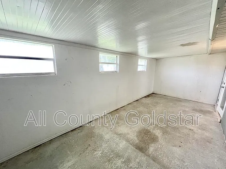 472 Ridgewood St — Photo 12