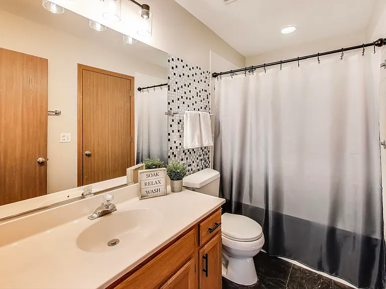 985 Manchester Cir #985 — Photo 18