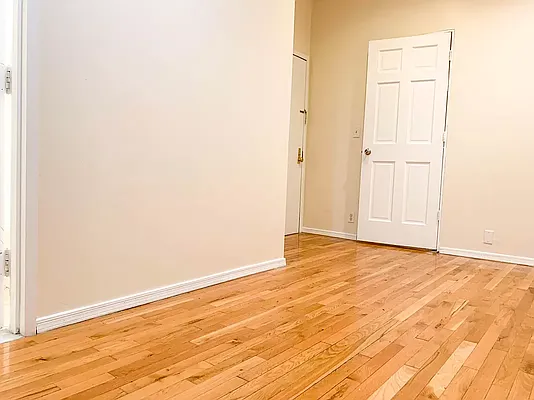 Rented by Tolmas Corporation | media 10