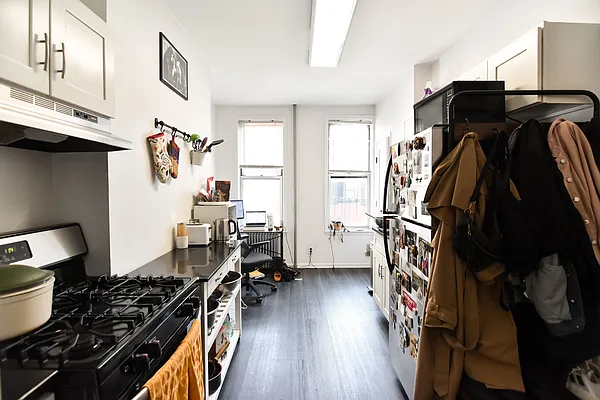 Rented by The Agency | media 9