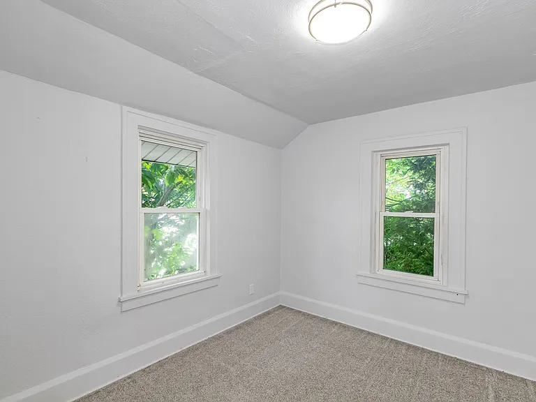 1273 Greenfield Ave SW — Photo 14