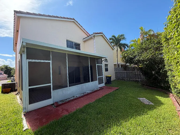 1117 SE 5th Ct — Photo 25