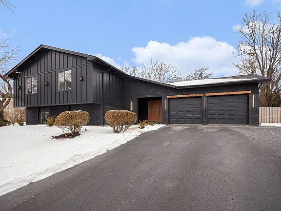 2nd image of 1430 Holland Pl