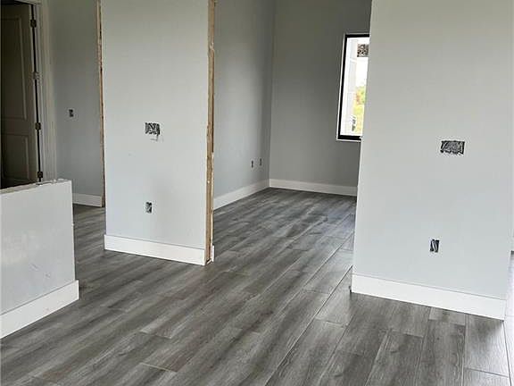 4th image of 1013 Alaska AVE