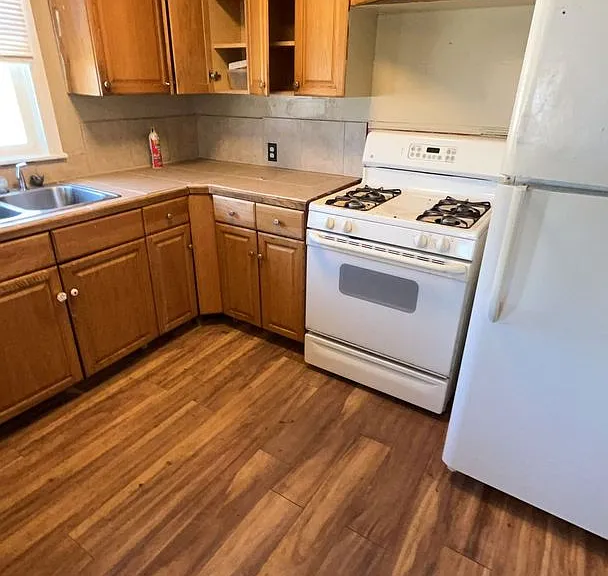 829 State St — Photo 2
