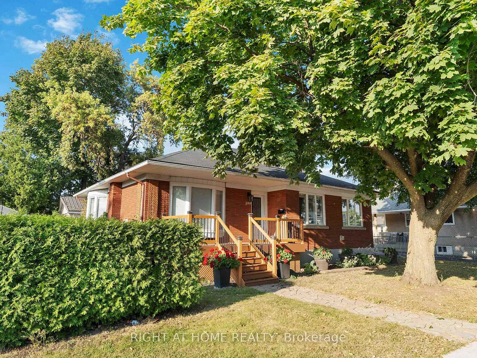 3 bed, 1263 sqft, $3,200 — Photo 1