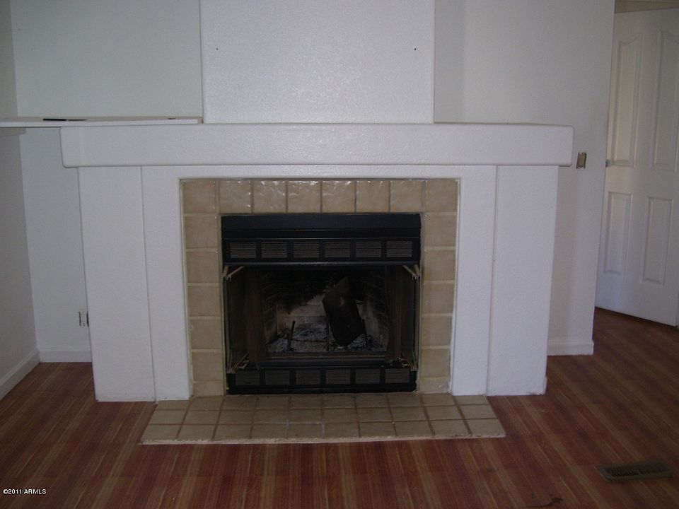 2nd image of 2219 N SPRING Street