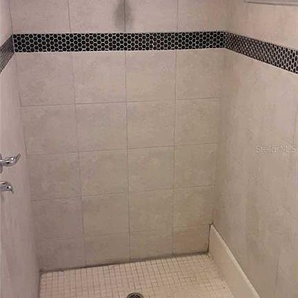 5th image of 407 S Orion Ave #D