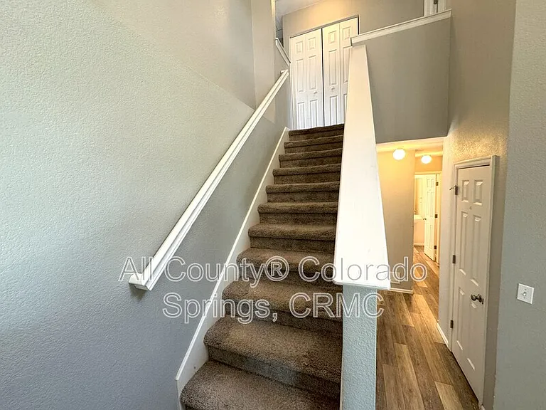 5859 Instone Cir — Photo 14