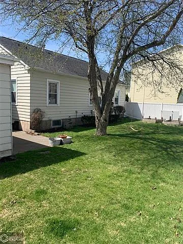 205 W Clay St — Photo 16