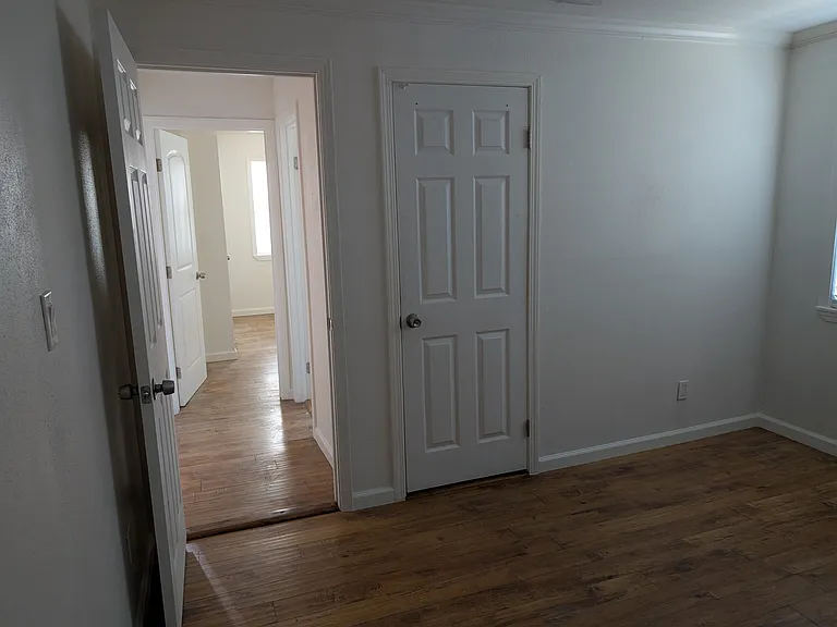 1410 C St — Photo 2