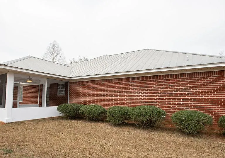 1220 Springfield Dr — Photo 26