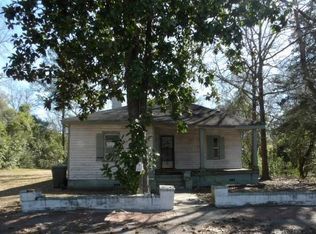 1814 Gordon St, Camden, SC 29020