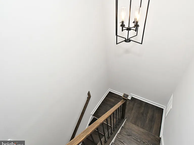 500 Sterling Dr — Photo 23