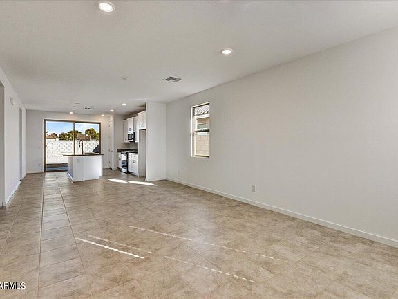 4th image of 17326 W SUNNYSLOPE Lane