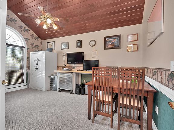3rd image of 254 Ventura Cir