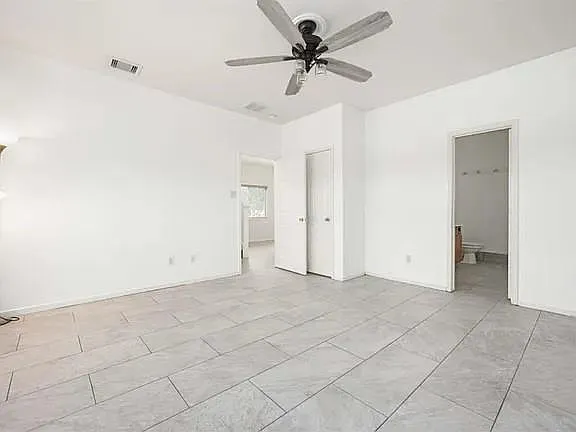 20827 Settlers Lake Cir N — Photo 15