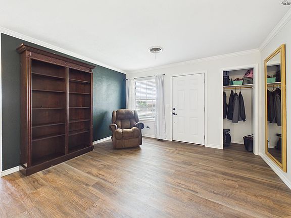 5th image of 4715 Gay St