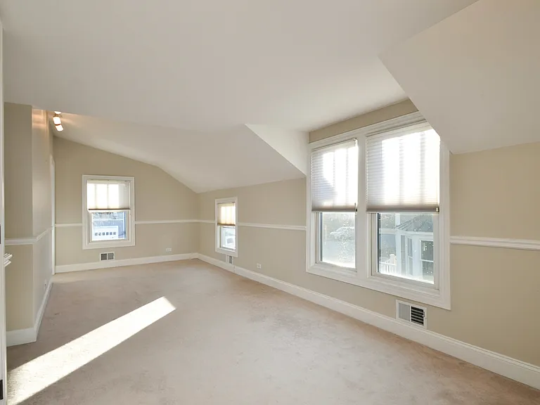 148 W Station St #2 — Photo 4