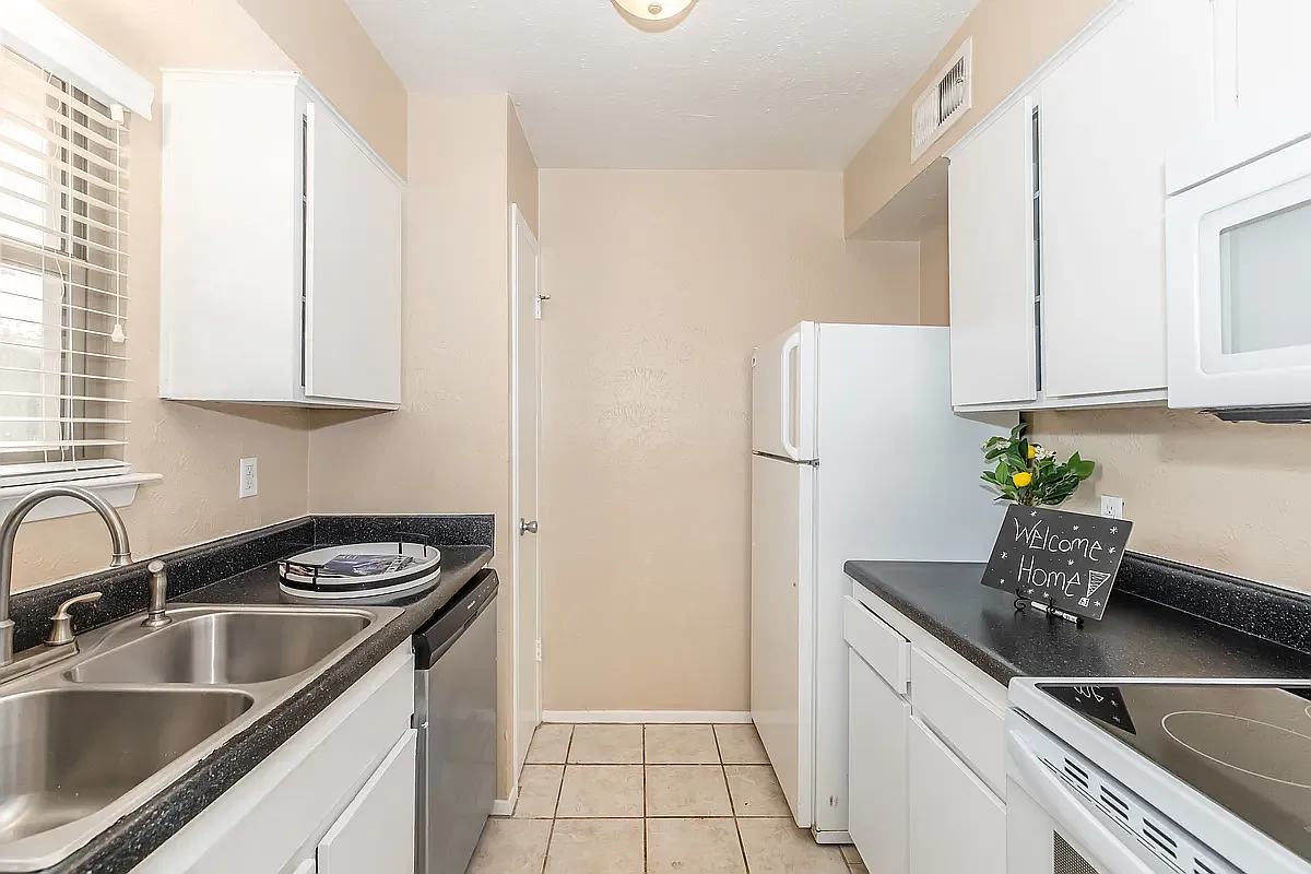 Westwood Apartments — Photo 3