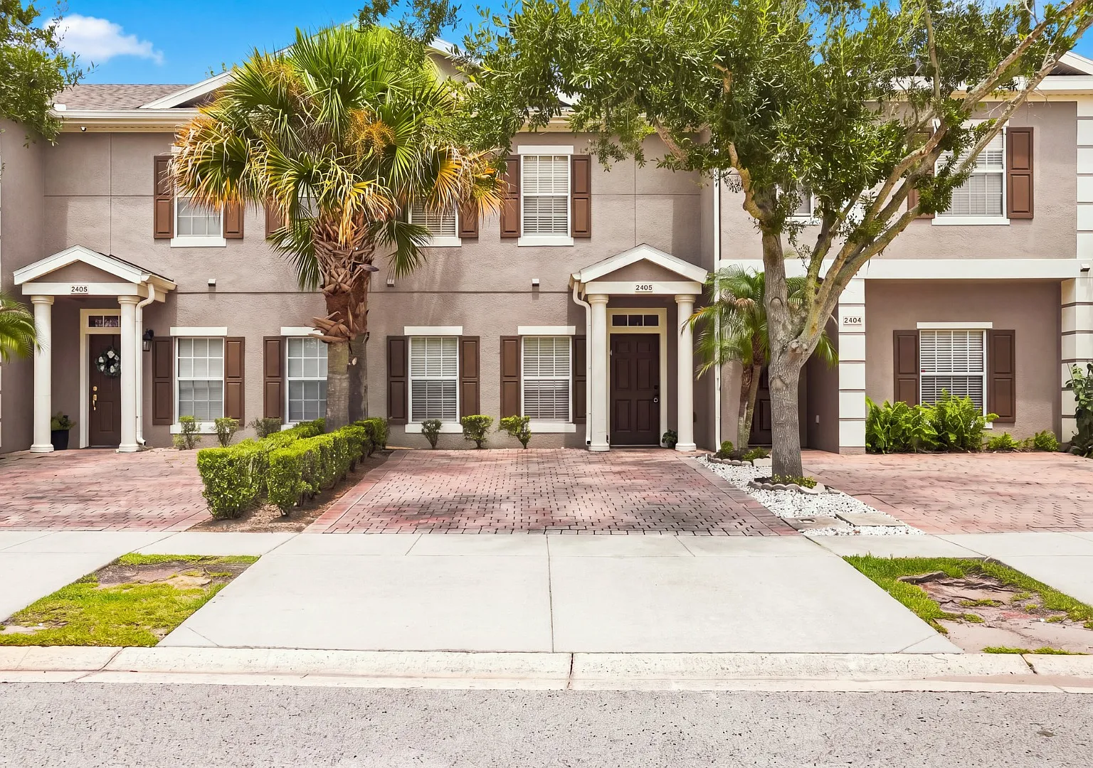 2402 Caravelle Cir - 2402 Caravelle cir- Townhome- Furnished — Photo 1