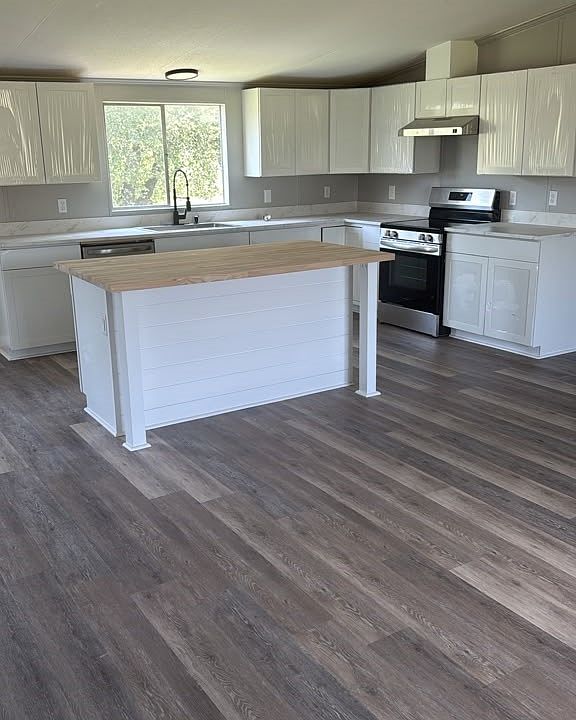 1st image of 113 Sunny Dale Ct