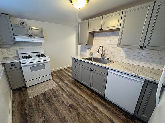 3rd image of 927 13th Ave #2B-1BA-978SQFT
