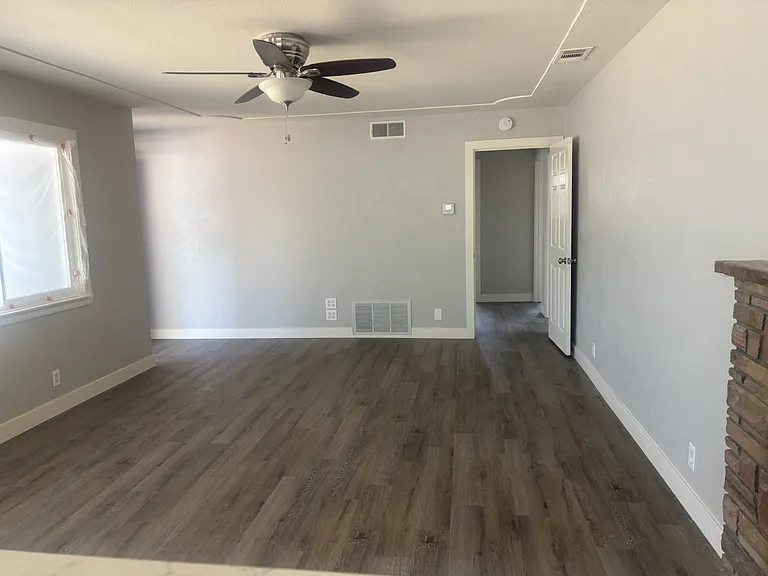 1434 W Orangeburg Ave — Photo 5