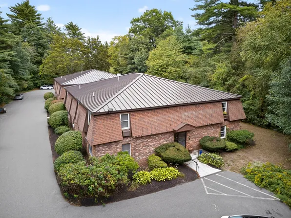 15 Lawrence Rd APT 32, Rowley, MA 01969