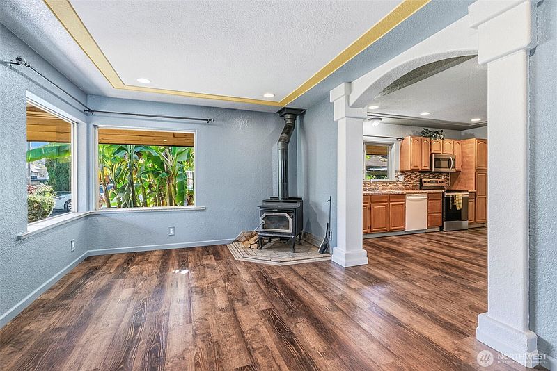 4th image of 1423 Ross Avenue