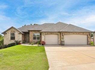 595 N Santa Monica Dr, Nixa, MO 65714