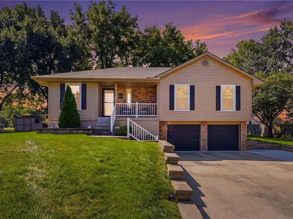 3306 NW Shannon Ct, Blue Springs, MO 64015