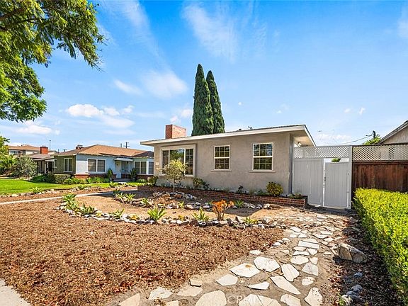 3rd image of 3606 California Ave
