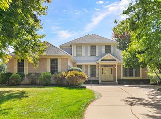 1010 Forest Trl, Sugar Grove, IL 60554
