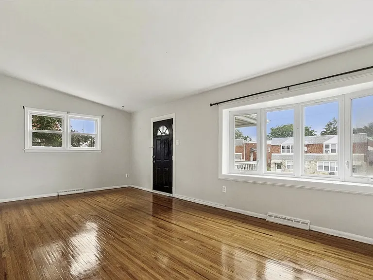 2678 Tremont St #1 — Photo 5