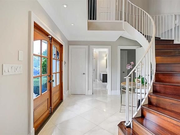 4th image of 656 Sand Pine Ln