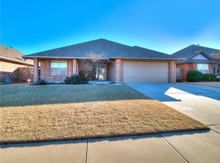 1716 SW 33rd St, Moore, OK 73160