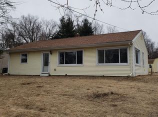 923 Bradley Rd, Springfield, MA 01109