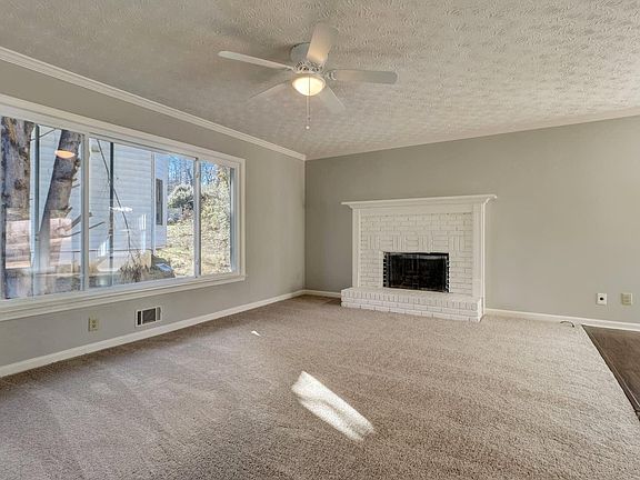 3rd image of 1617 Glenfield Dr