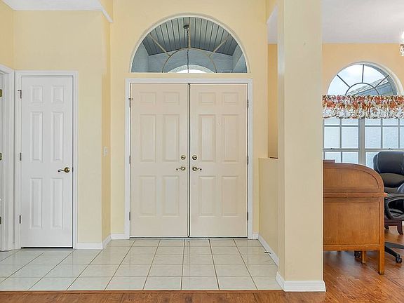 4th image of 1015 S Brookfield Dr