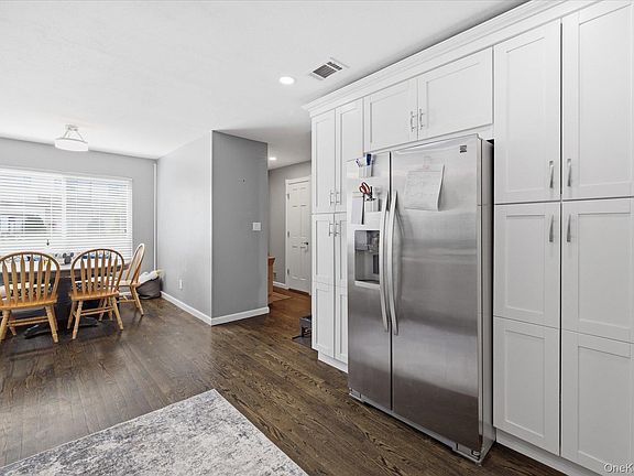 4th image of 15 Franklin Place #5