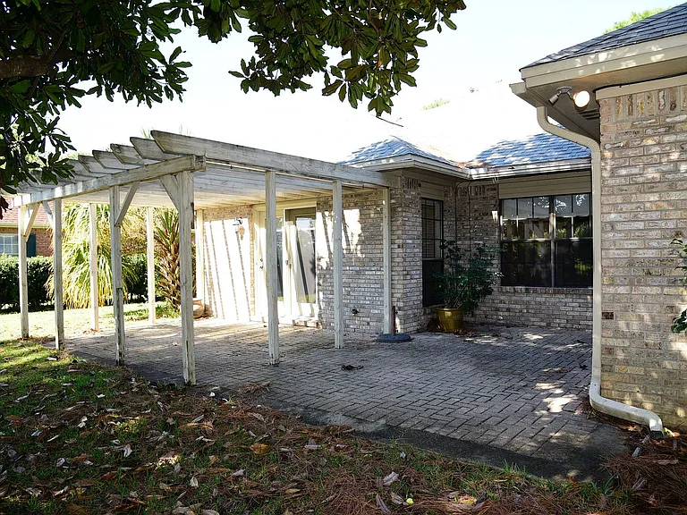 116 Baywind Dr — Photo 36